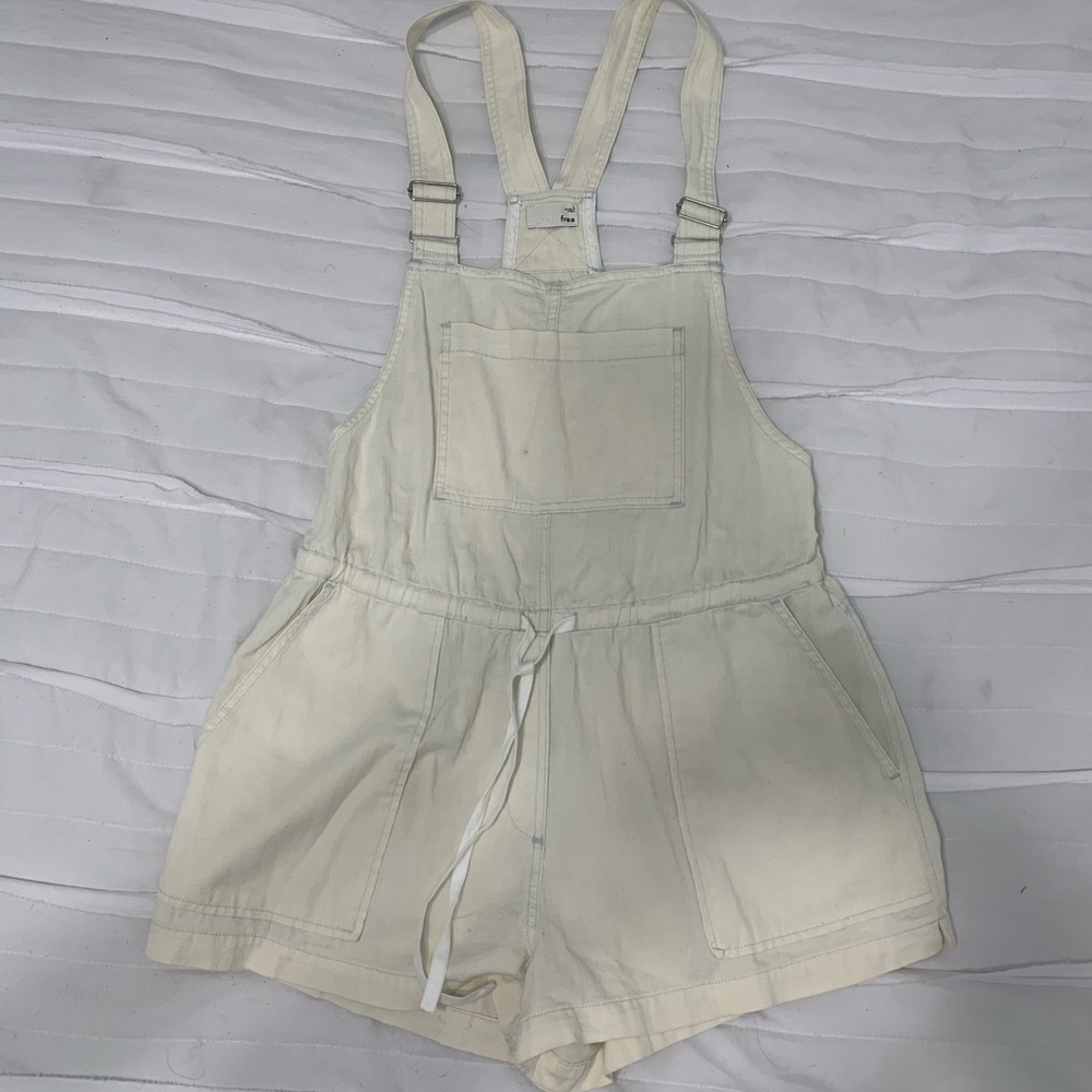 Aritzia romper, size large